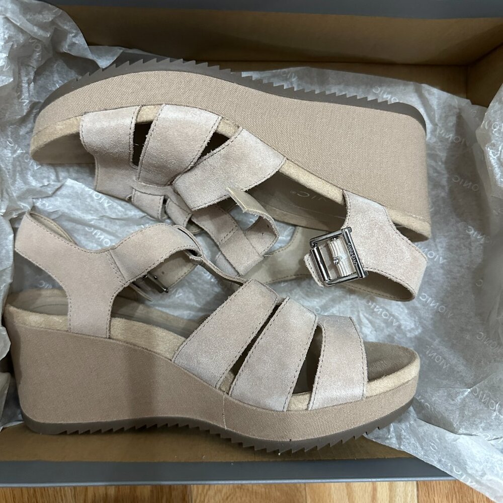 Vionic Women's Beige Wedge Sandal